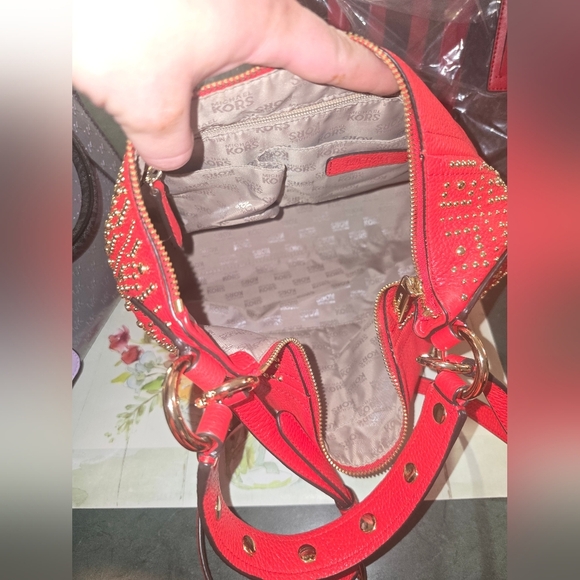🍁🍂SET !!!Nwot Michael Michael Kors Stud Embellished Leather Hobo - Picture 9 of 12